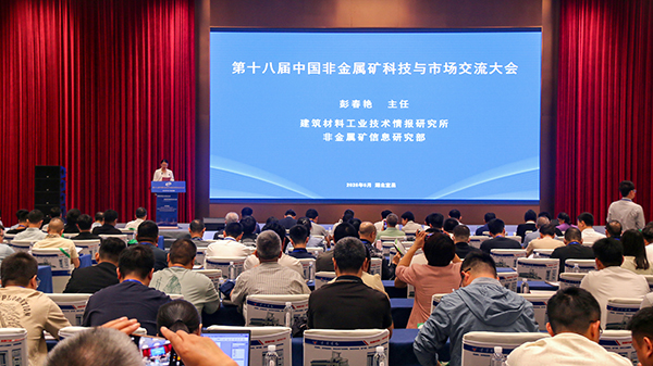 从石墨到石英,顶立科技装备领航非金属矿物材料制备新方向 (1).jpg 从石墨到石英,顶立科技装备领航非金属矿物材料制备新方向 (1).jpg